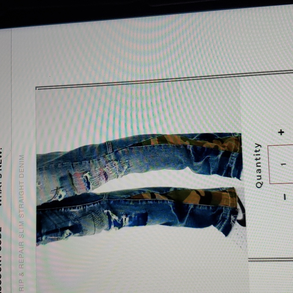 Men's distressed jeans​